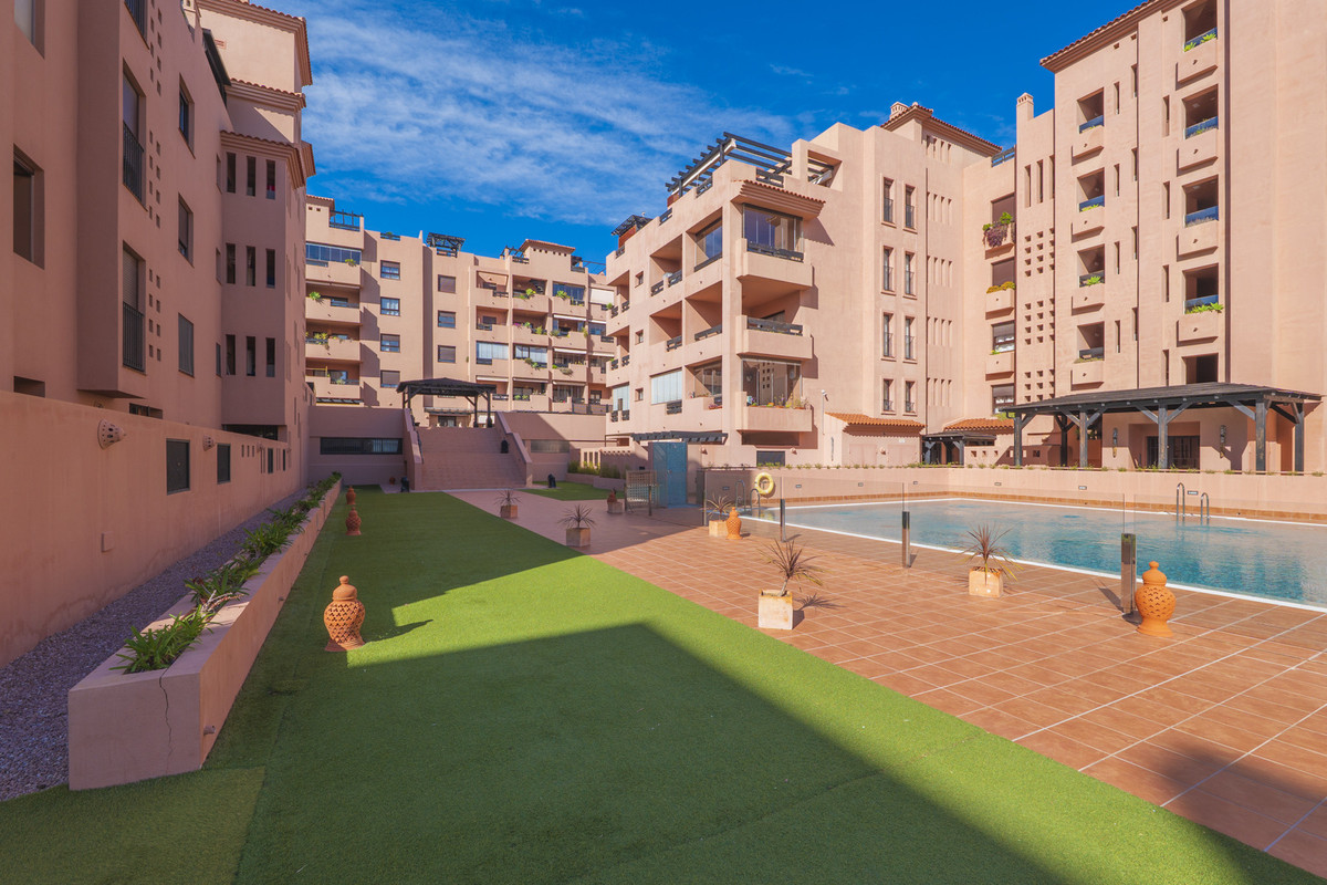 Se vende Apartamento Planta Media de 3 dormitorios en Costa Del Sol, Málaga, España