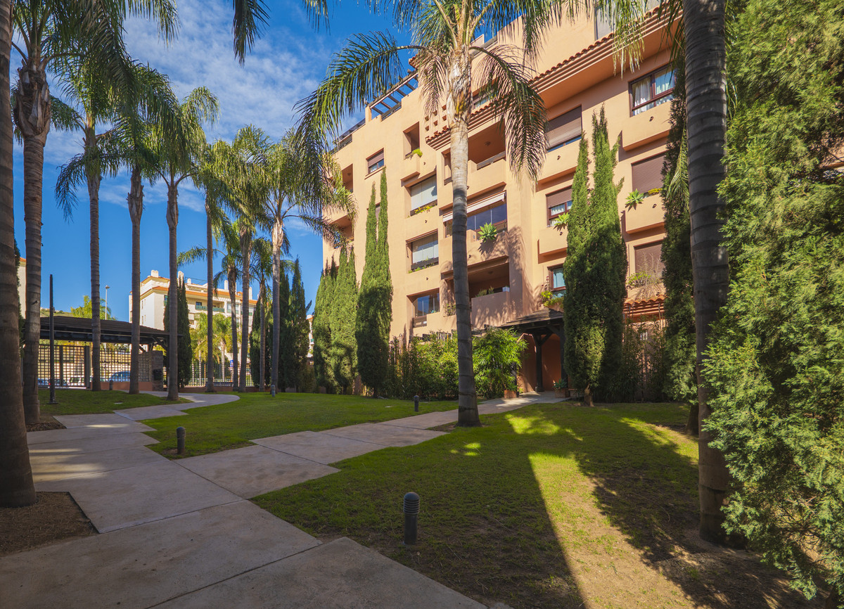 Se vende Apartamento Planta Media de 3 dormitorios en Costa Del Sol, Málaga, España