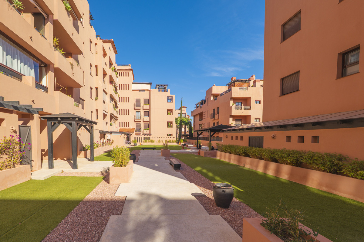 Se vende Apartamento Planta Media de 3 dormitorios en Costa Del Sol, Málaga, España