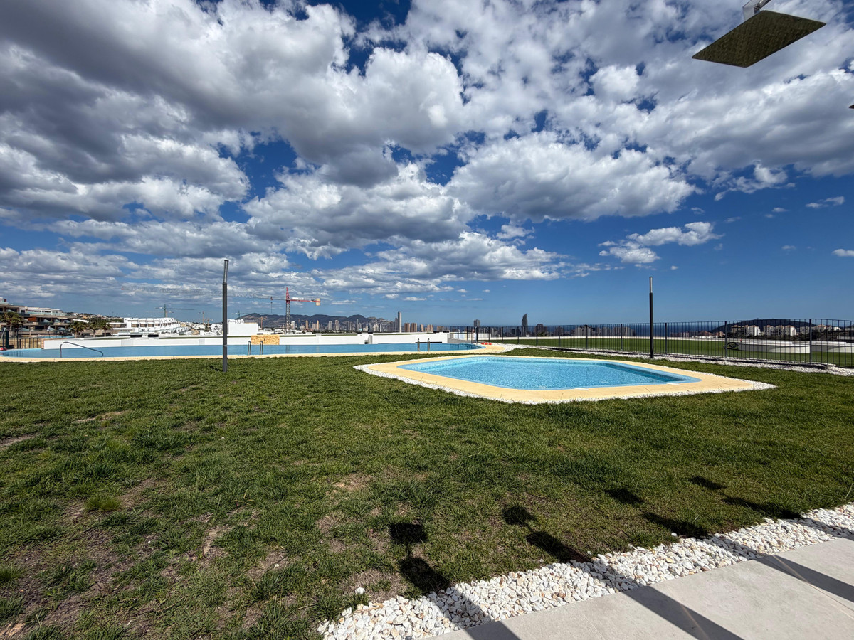 Se vende Apartamento Planta Media de 2 dormitorios en Costa Blanca, Alicante, España