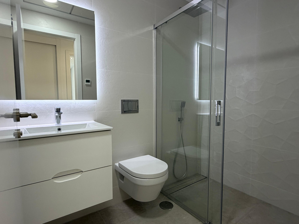Se vende Apartamento Planta Media de 2 dormitorios en Costa Blanca, Alicante, España