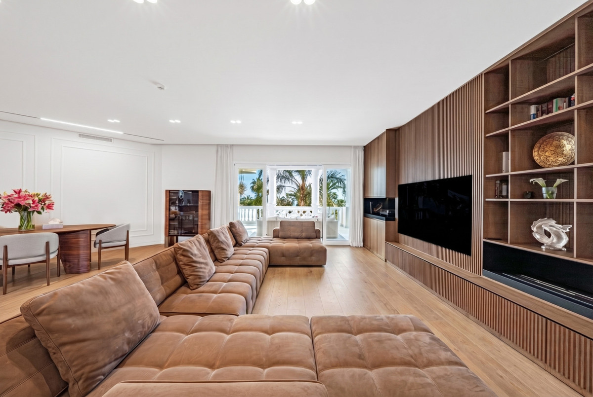 3 Bed Apartment for sale in Estepona Costa Del Sol, Málaga, Spain