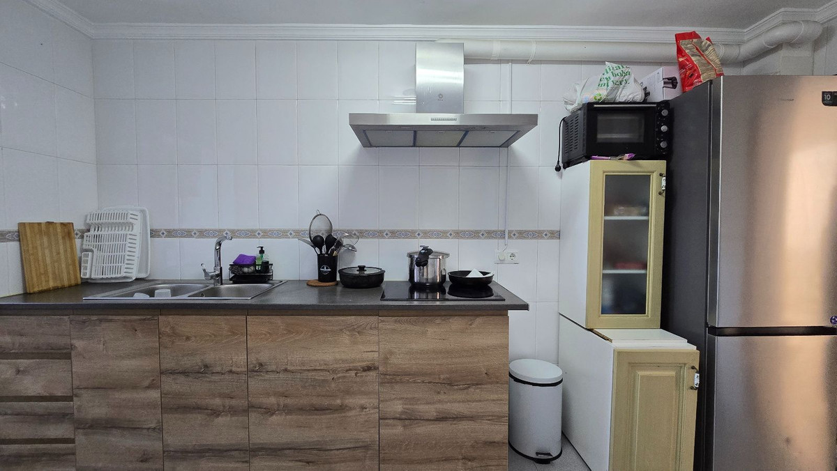 4 Bed Apartment for sale in Arroyo De La Miel Costa Del Sol, Málaga, Spain
