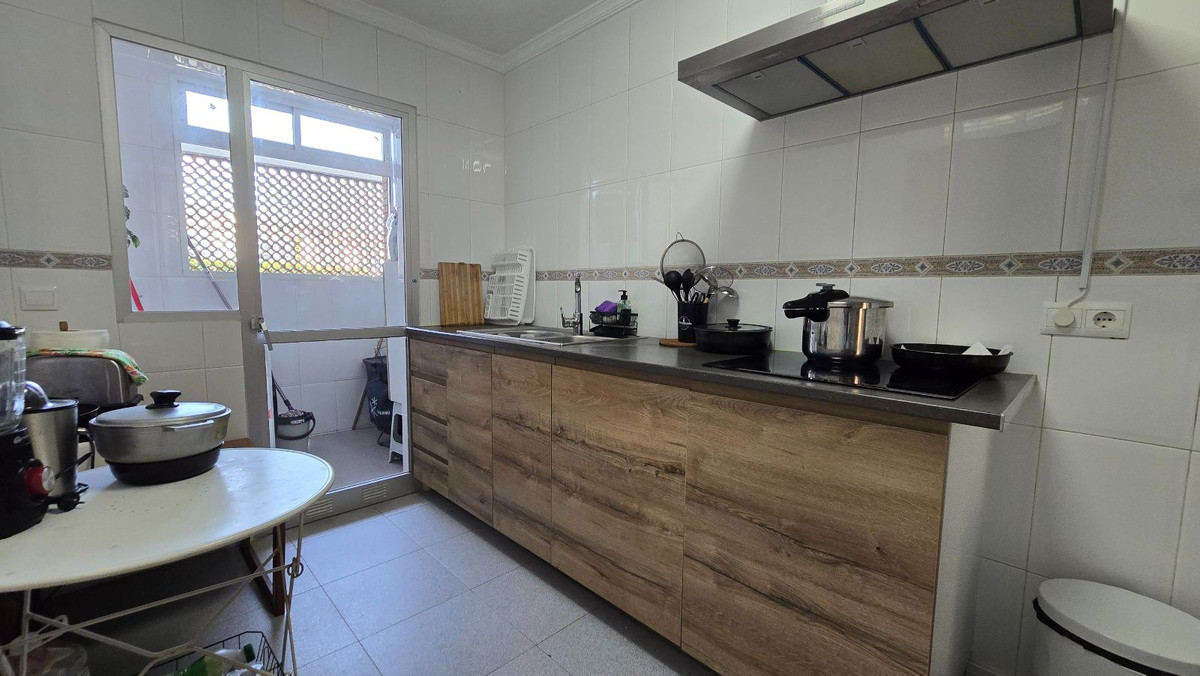 4 Bed Apartment for sale in Arroyo De La Miel Costa Del Sol, Málaga, Spain