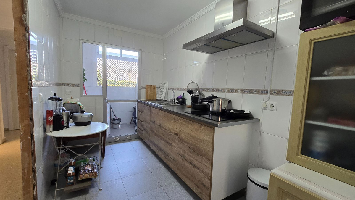 4 Bed Apartment for sale in Arroyo De La Miel Costa Del Sol, Málaga, Spain
