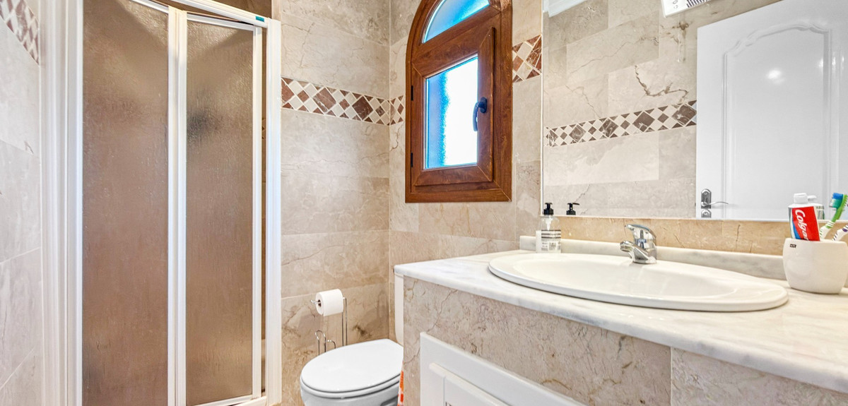 Se vende Apartamento en Planta Última de 2 dormitorios en Costa Blanca, Alicante, España