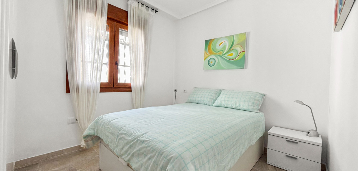 Se vende Apartamento en Planta Última de 2 dormitorios en Costa Blanca, Alicante, España