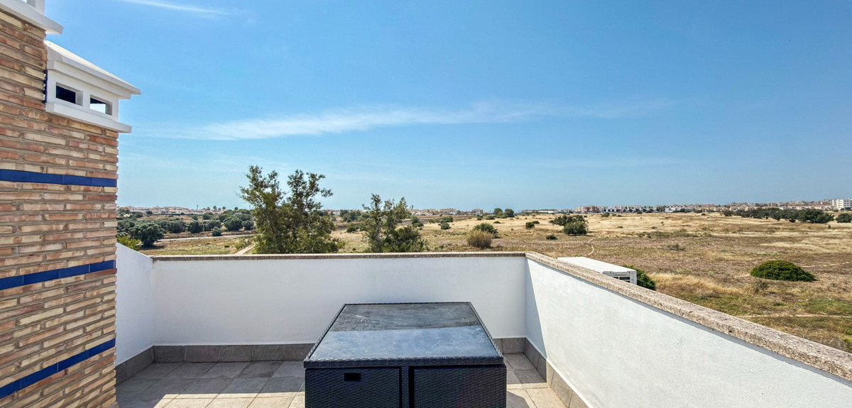 Se vende Apartamento en Planta Última de 2 dormitorios en Costa Blanca, Alicante, España