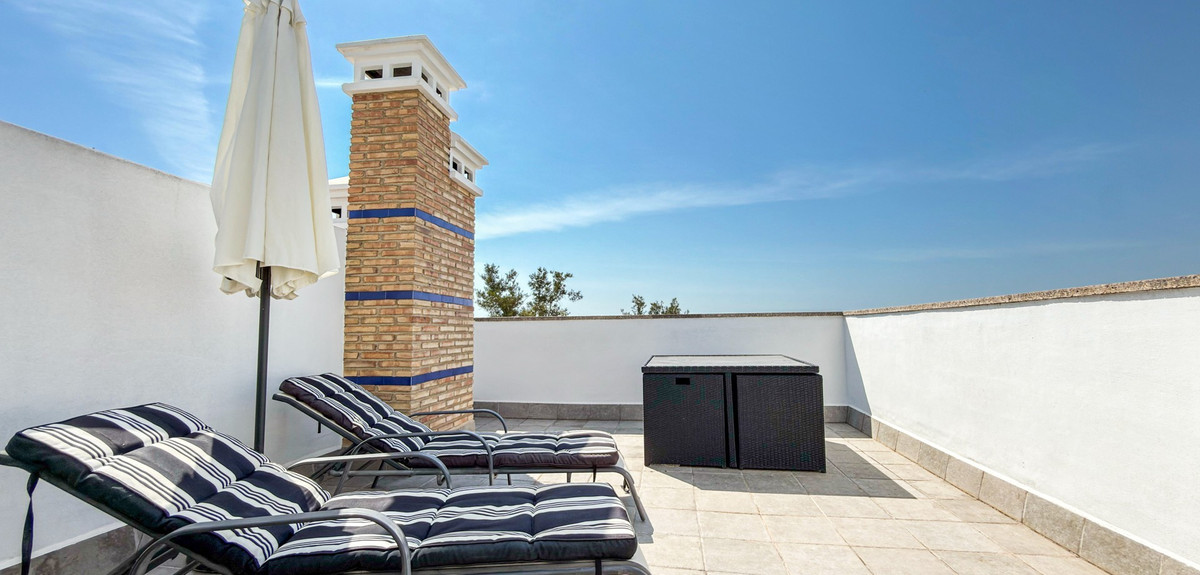 Se vende Apartamento en Planta Última de 2 dormitorios en Costa Blanca, Alicante, España