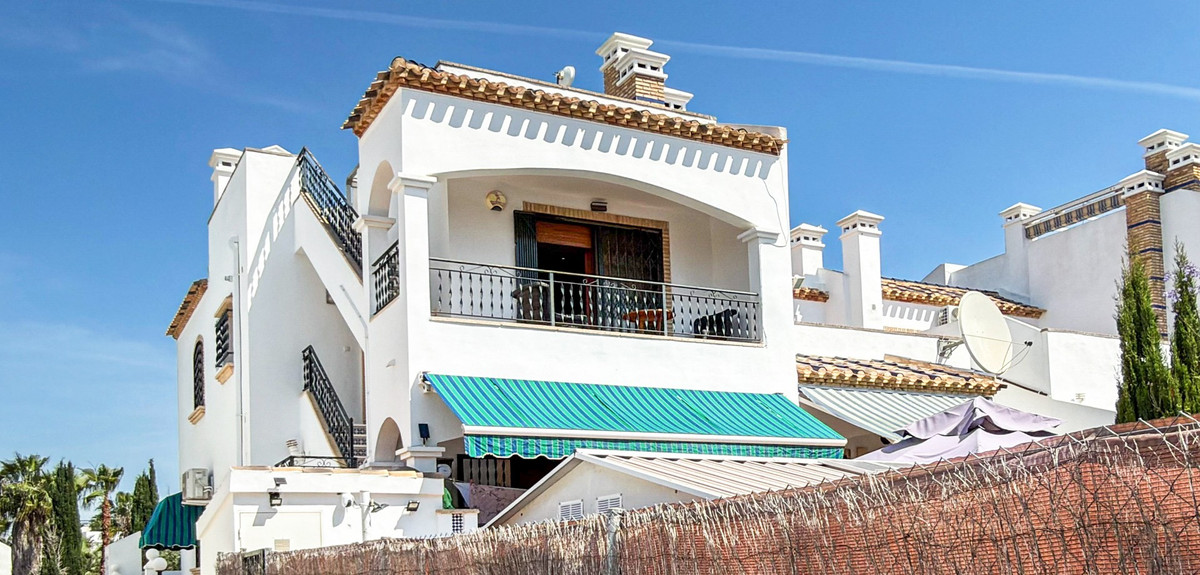 Se vende Apartamento en Planta Última de 2 dormitorios en Costa Blanca, Alicante, España