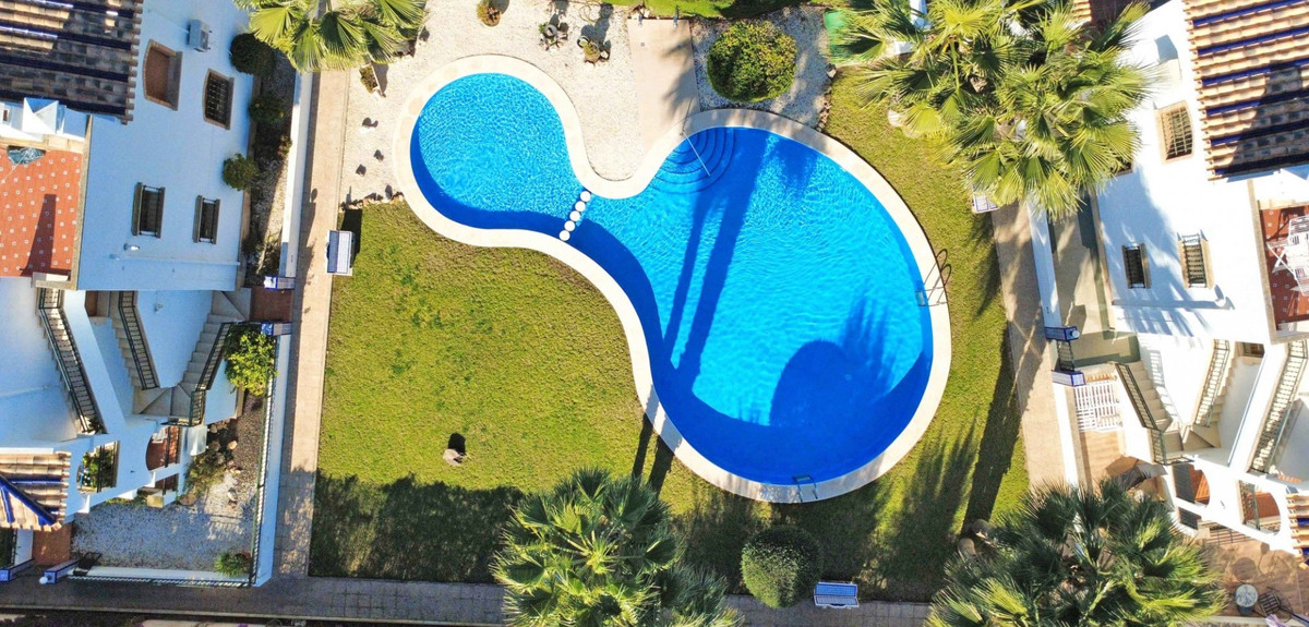 Se vende Apartamento en Planta Última de 2 dormitorios en Costa Blanca, Alicante, España