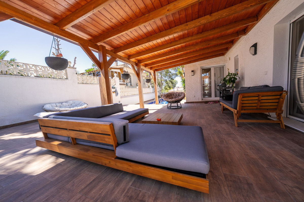 Se vende Villa - Chalet de 5 dormitorios en Costa Blanca, Alicante, España