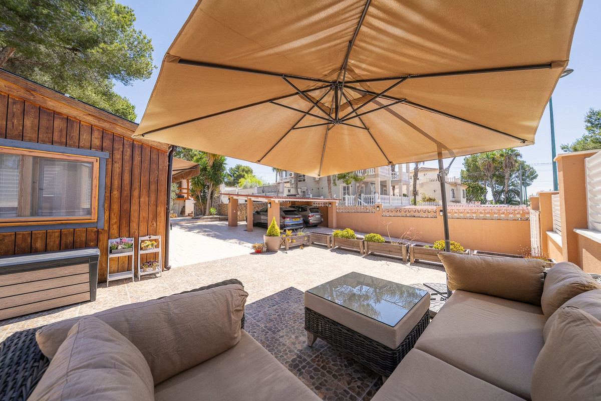 Se vende Villa - Chalet de 5 dormitorios en Costa Blanca, Alicante, España