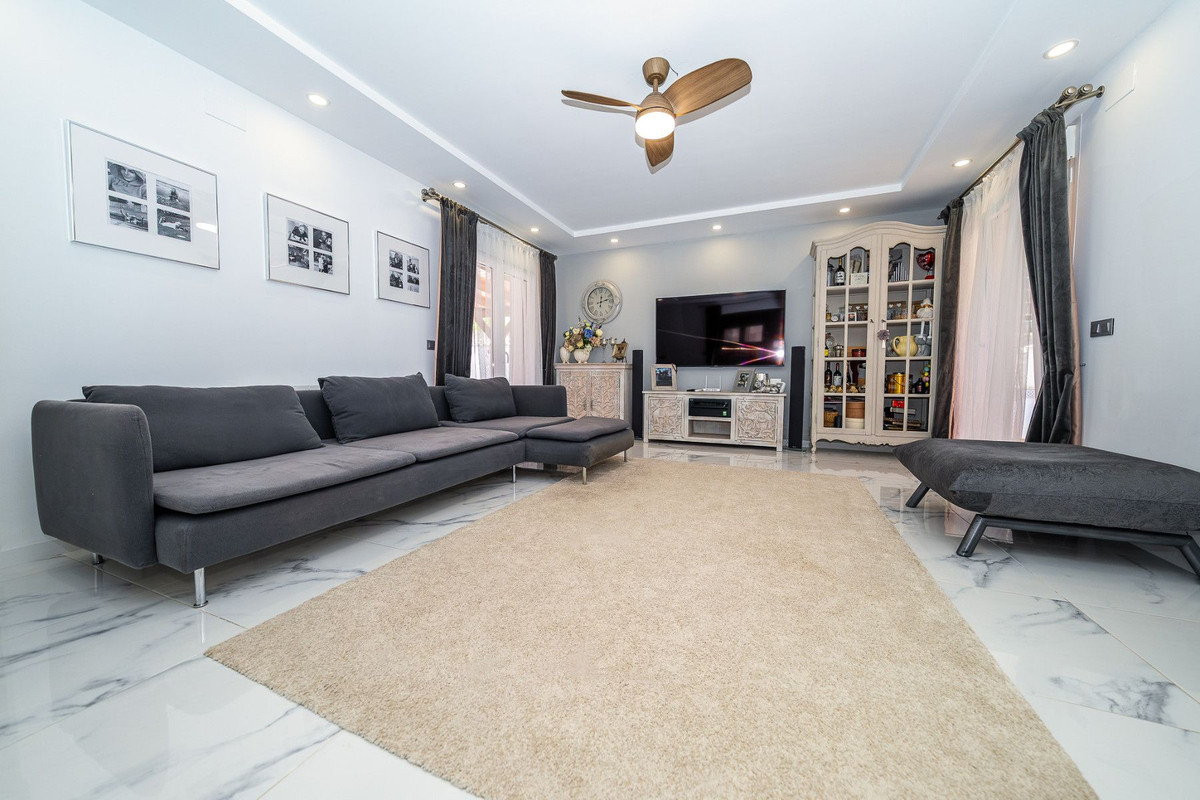 Se vende Villa - Chalet de 5 dormitorios en Costa Blanca, Alicante, España