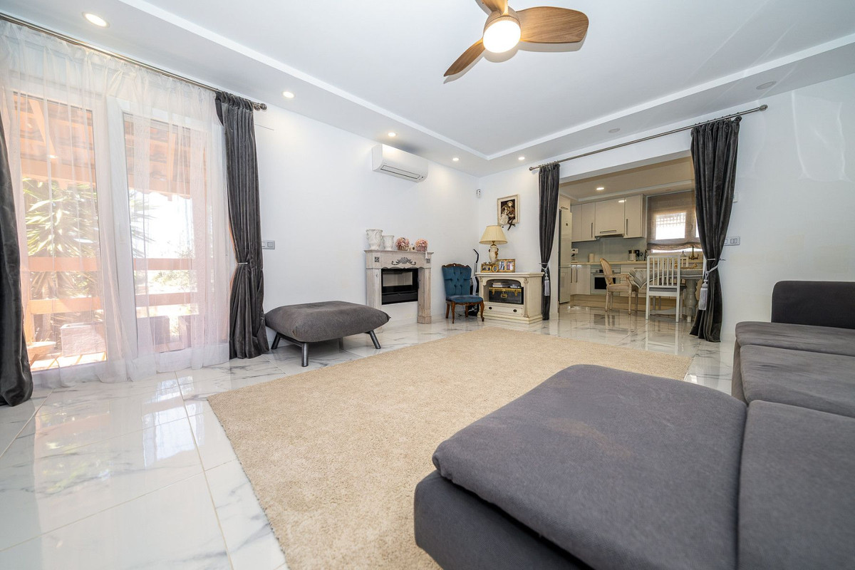 Se vende Villa - Chalet de 5 dormitorios en Costa Blanca, Alicante, España