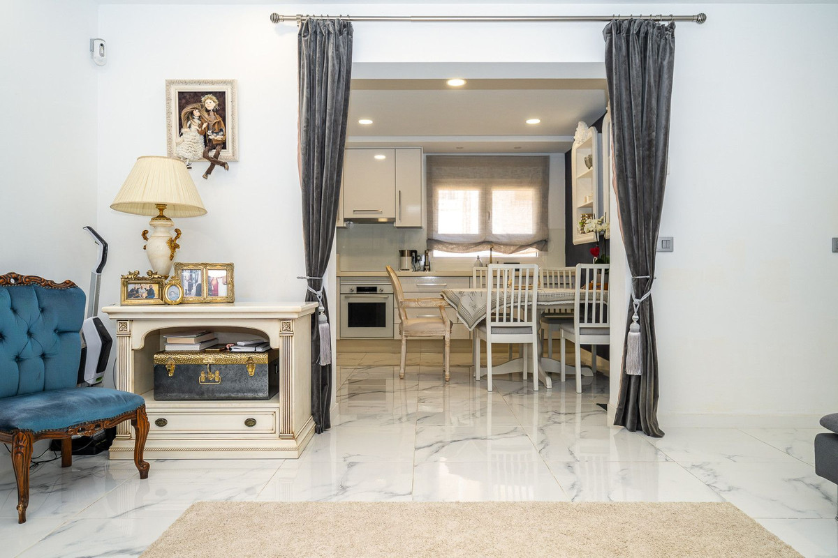 Se vende Villa - Chalet de 5 dormitorios en Costa Blanca, Alicante, España