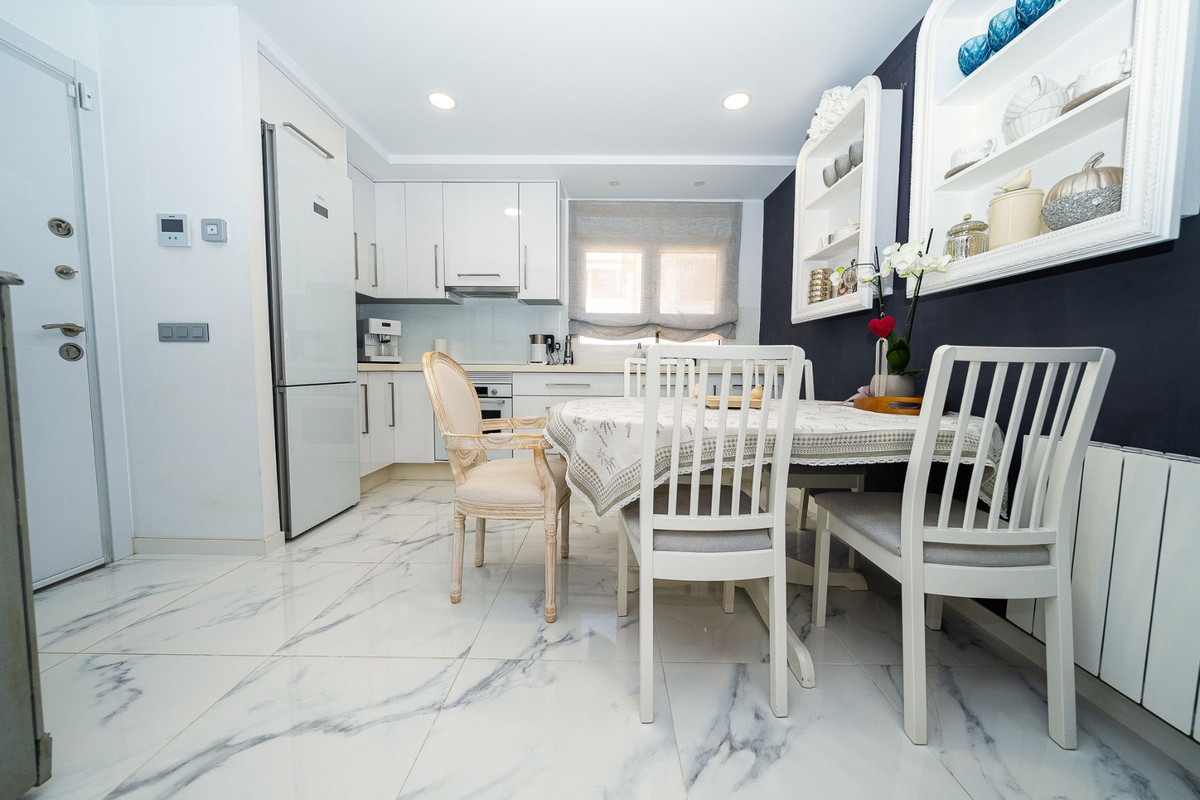 Se vende Villa - Chalet de 5 dormitorios en Costa Blanca, Alicante, España