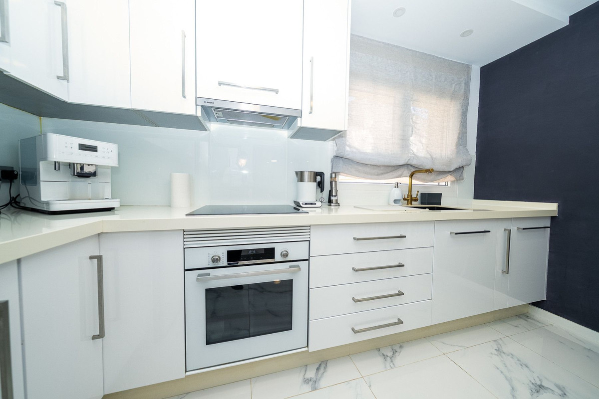 Se vende Villa - Chalet de 5 dormitorios en Costa Blanca, Alicante, España