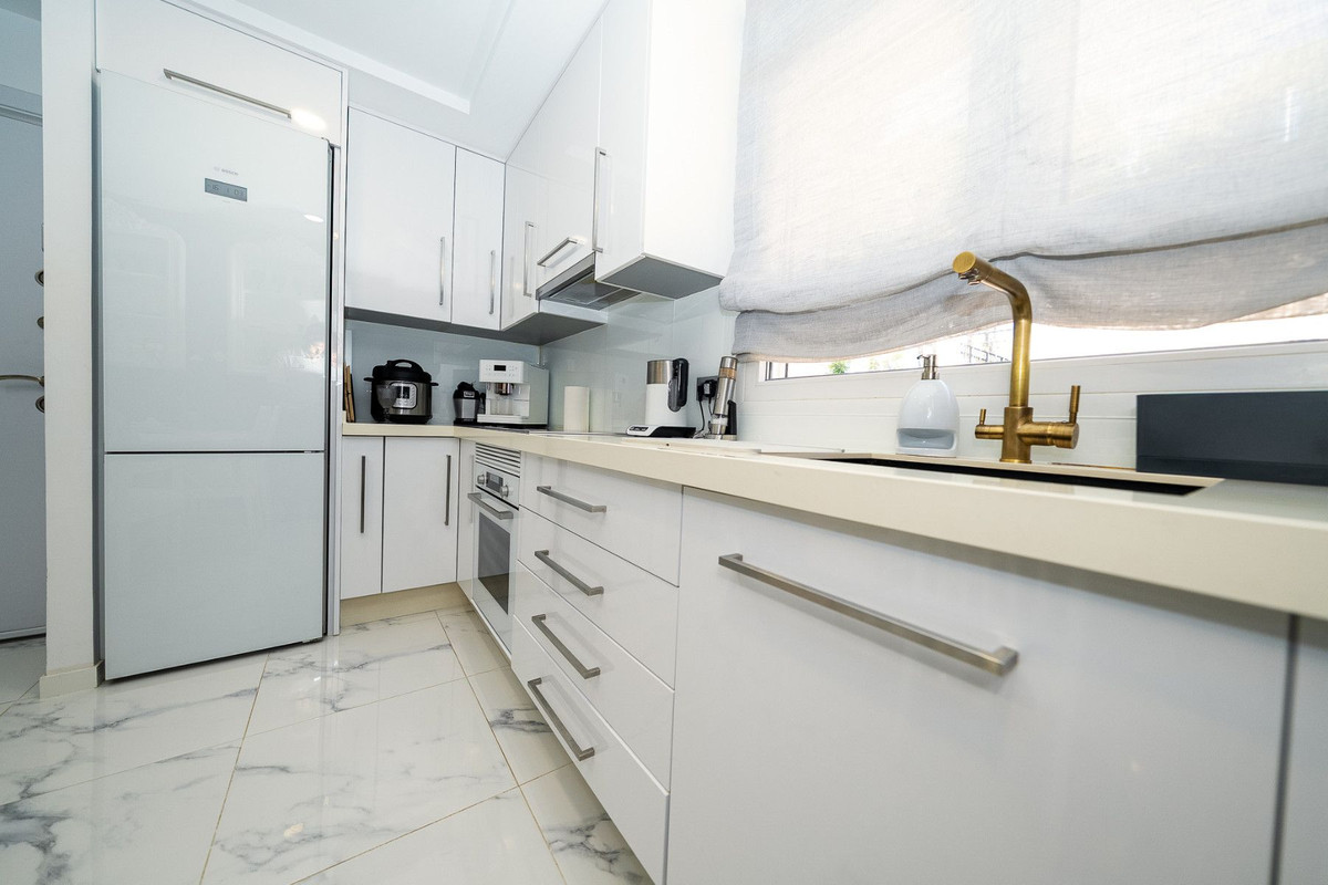 Se vende Villa - Chalet de 5 dormitorios en Costa Blanca, Alicante, España