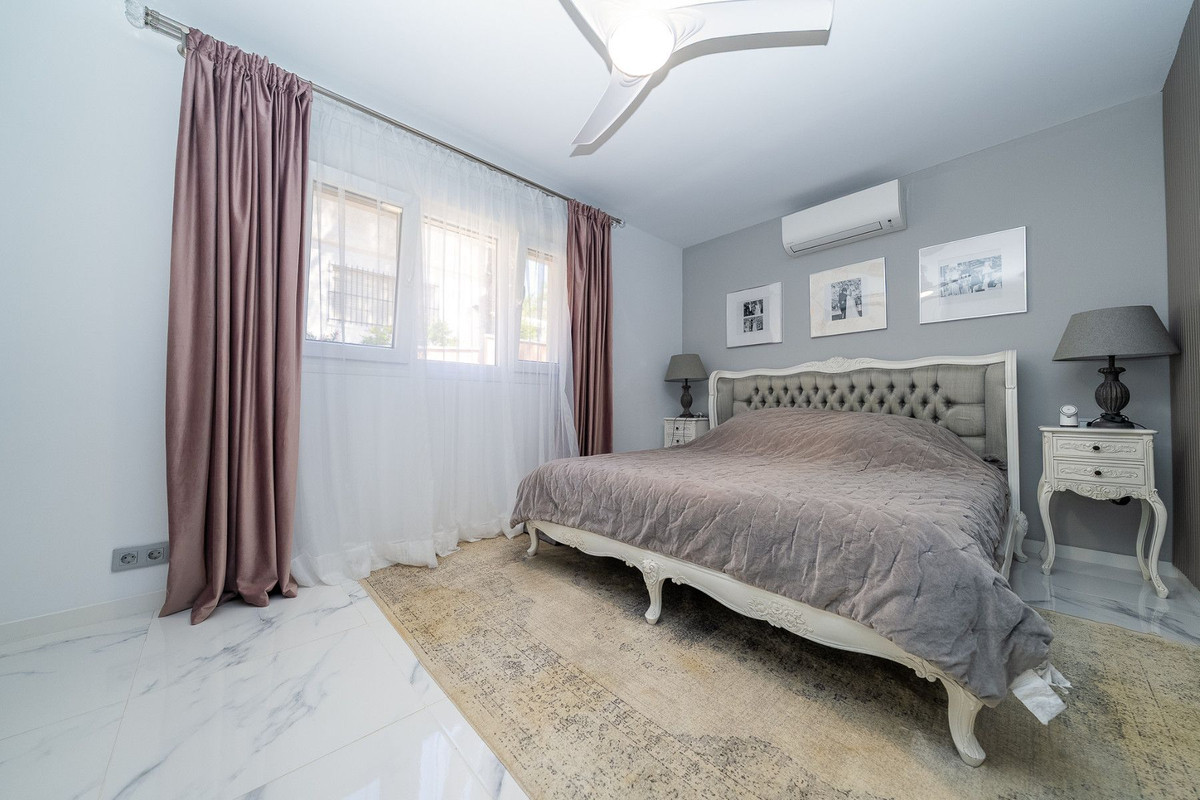Se vende Villa - Chalet de 5 dormitorios en Costa Blanca, Alicante, España