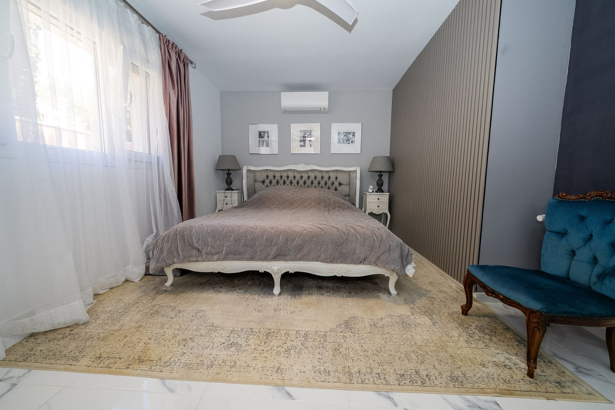 Se vende Villa - Chalet de 5 dormitorios en Costa Blanca, Alicante, España