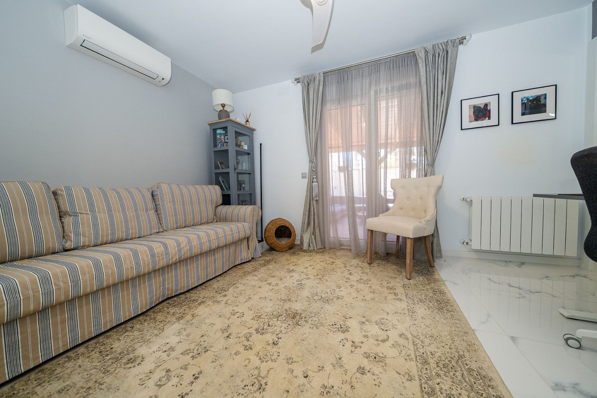 Se vende Villa - Chalet de 5 dormitorios en Costa Blanca, Alicante, España