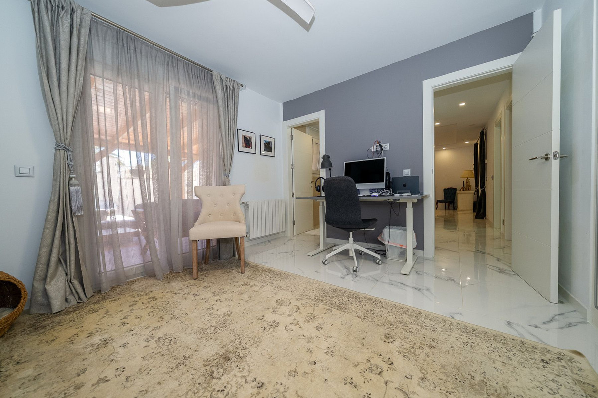 Se vende Villa - Chalet de 5 dormitorios en Costa Blanca, Alicante, España