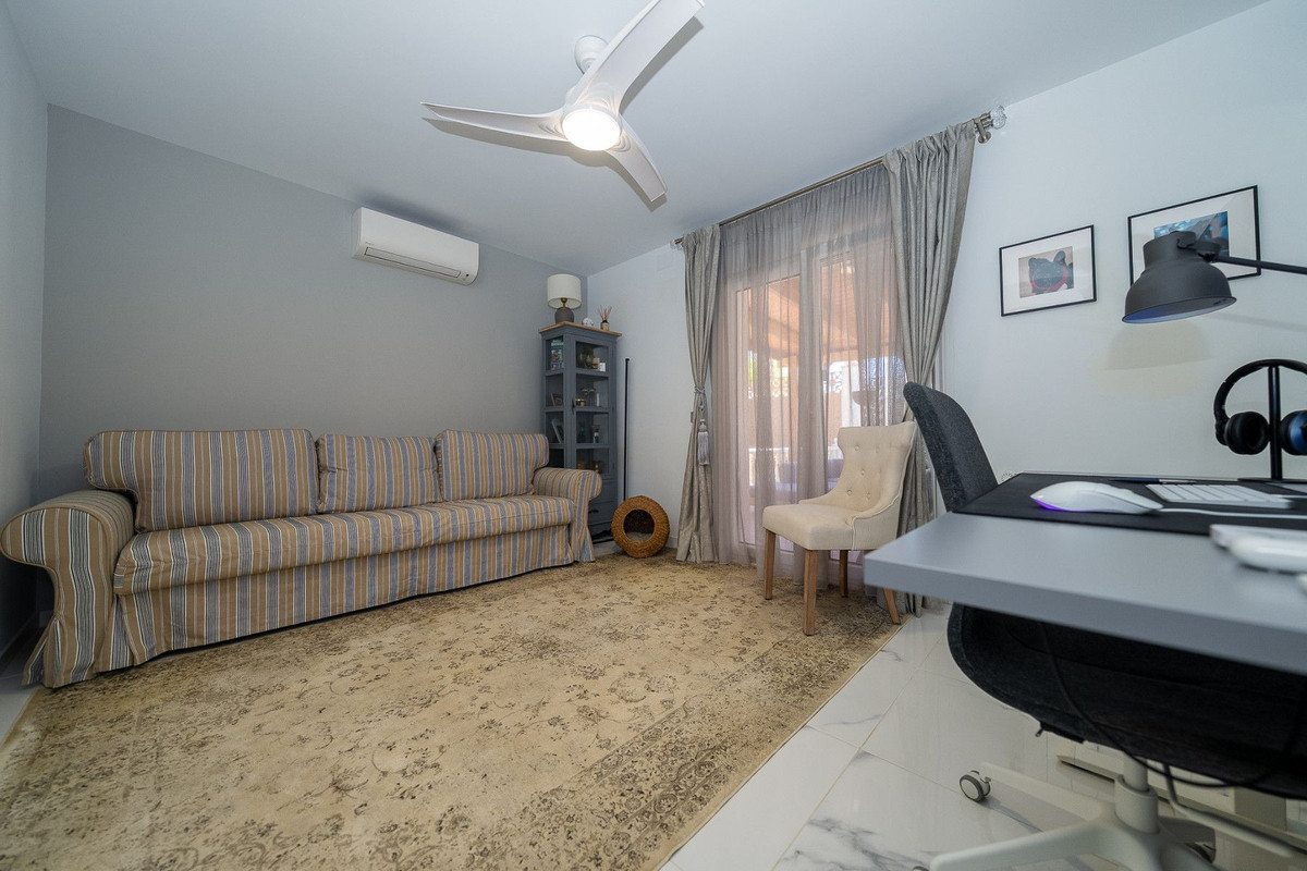 Se vende Villa - Chalet de 5 dormitorios en Costa Blanca, Alicante, España