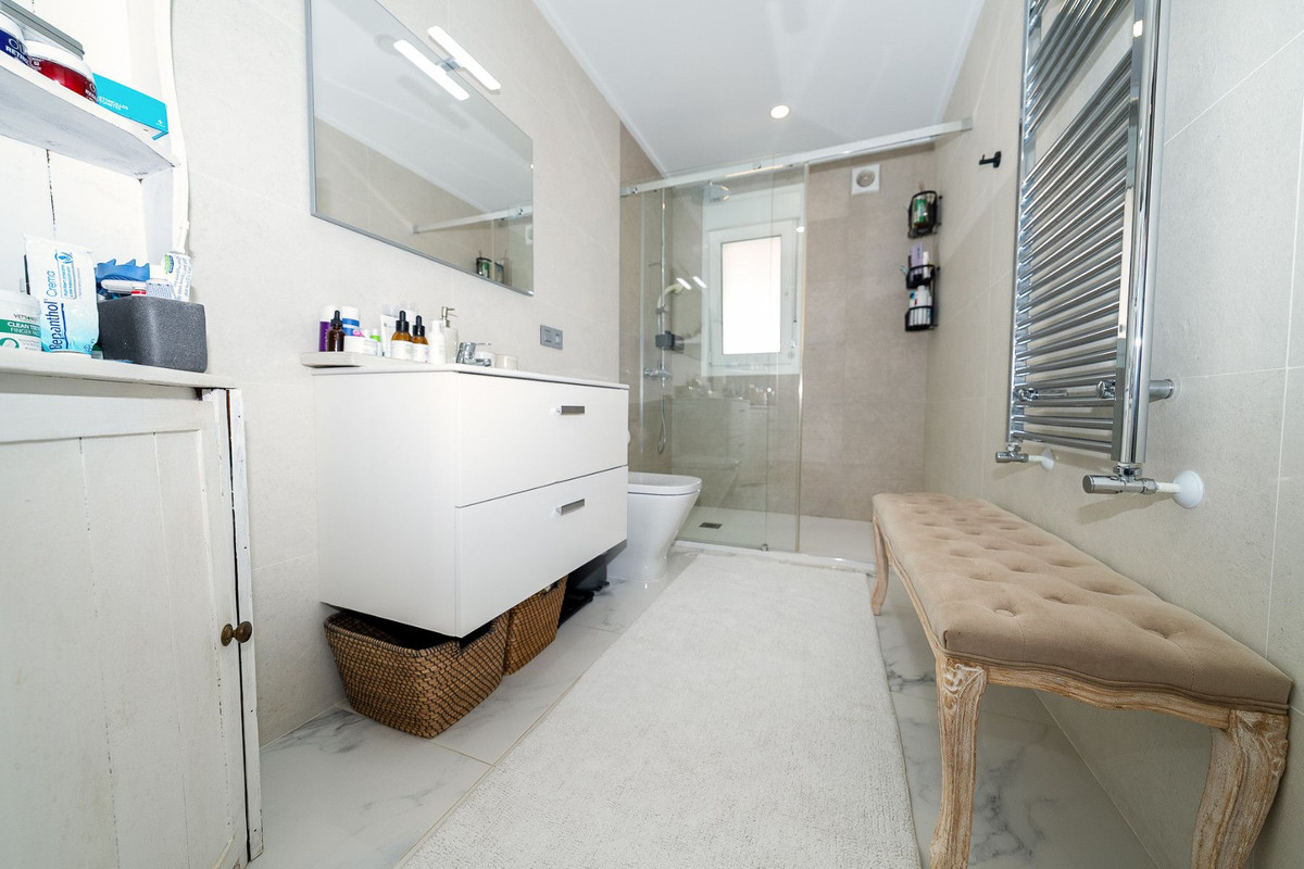 Se vende Villa - Chalet de 5 dormitorios en Costa Blanca, Alicante, España