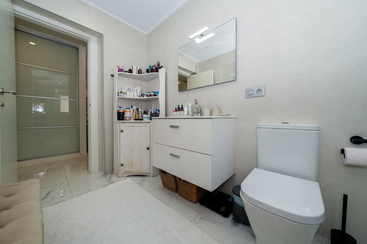 Se vende Villa - Chalet de 5 dormitorios en Costa Blanca, Alicante, España