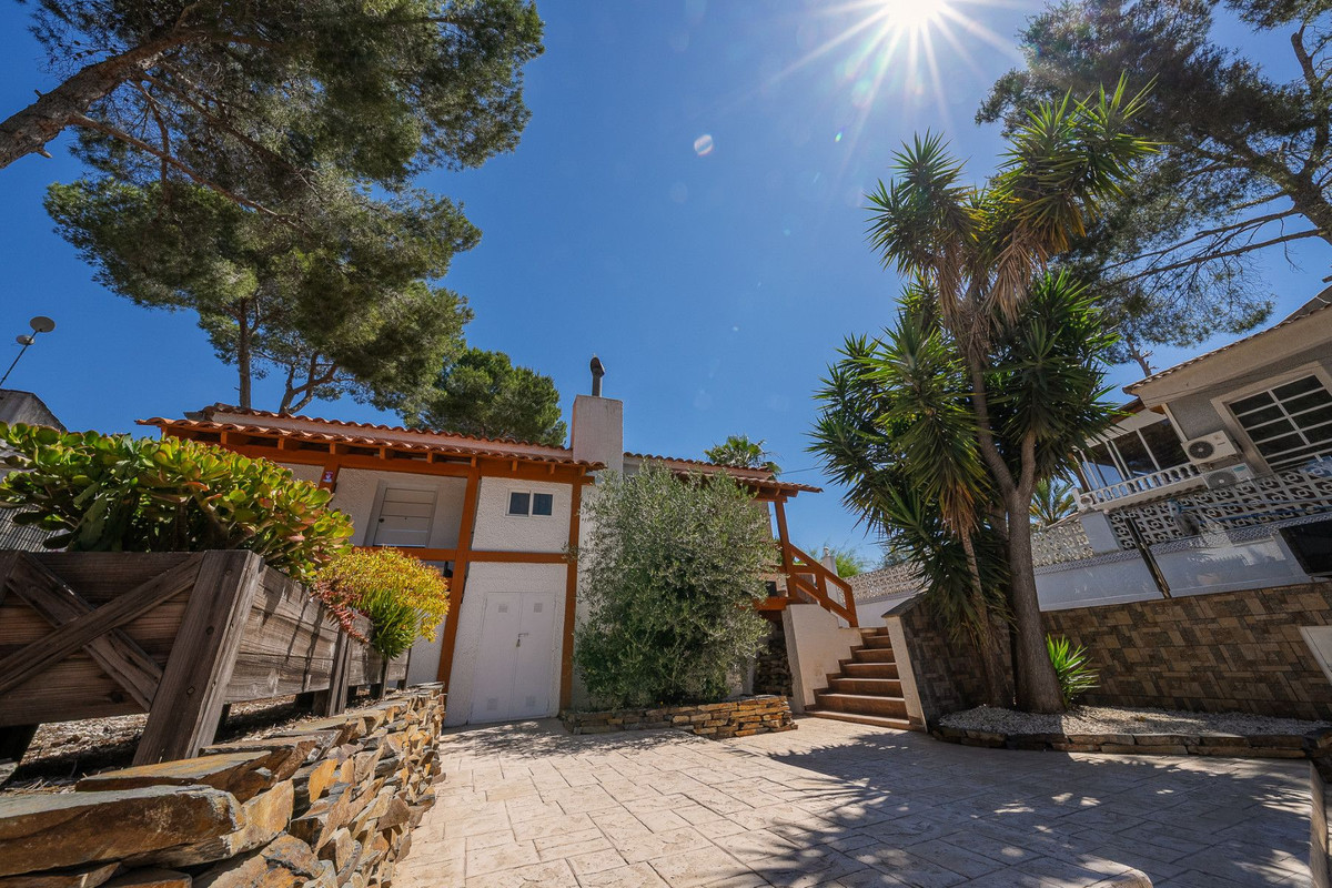 Se vende Villa - Chalet de 5 dormitorios en Costa Blanca, Alicante, España