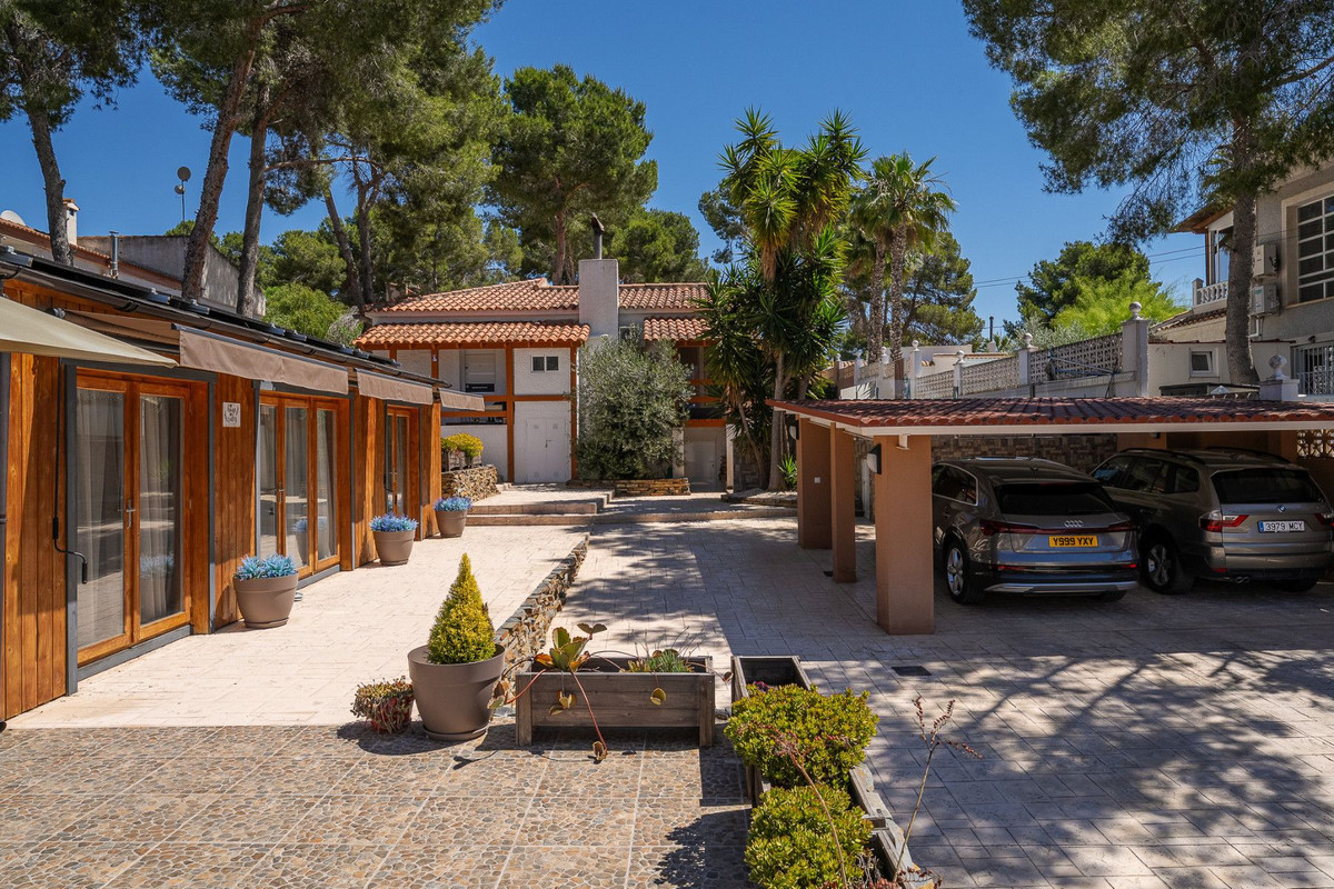 Se vende Villa - Chalet de 5 dormitorios en Costa Blanca, Alicante, España