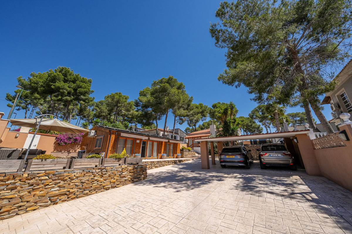 Se vende Villa - Chalet de 5 dormitorios en Costa Blanca, Alicante, España