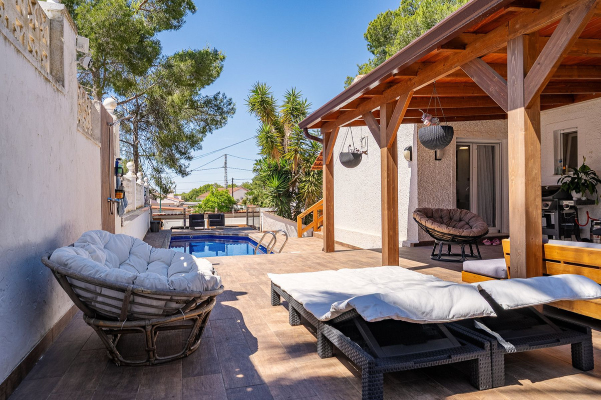 Se vende Villa - Chalet de 5 dormitorios en Costa Blanca, Alicante, España