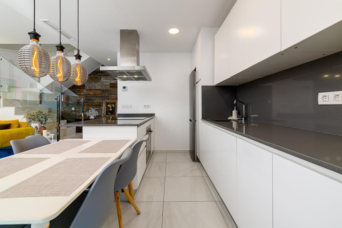 Se vende Villa - Chalet de 3 dormitorios en Costa Blanca, Alicante, España