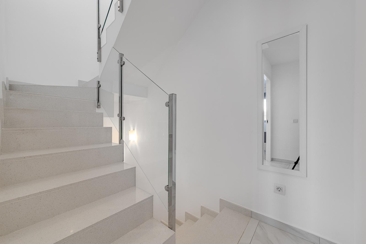 Se vende Villa - Chalet de 3 dormitorios en Costa Blanca, Alicante, España