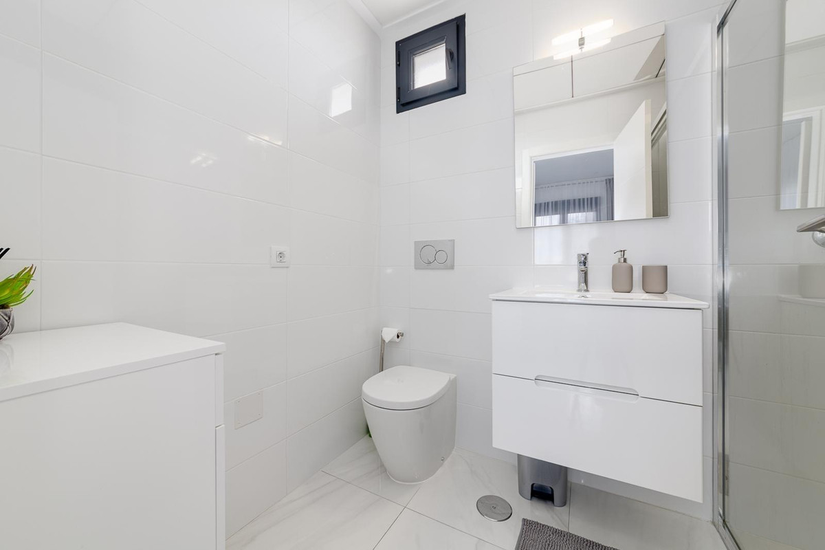 Se vende Villa - Chalet de 3 dormitorios en Costa Blanca, Alicante, España