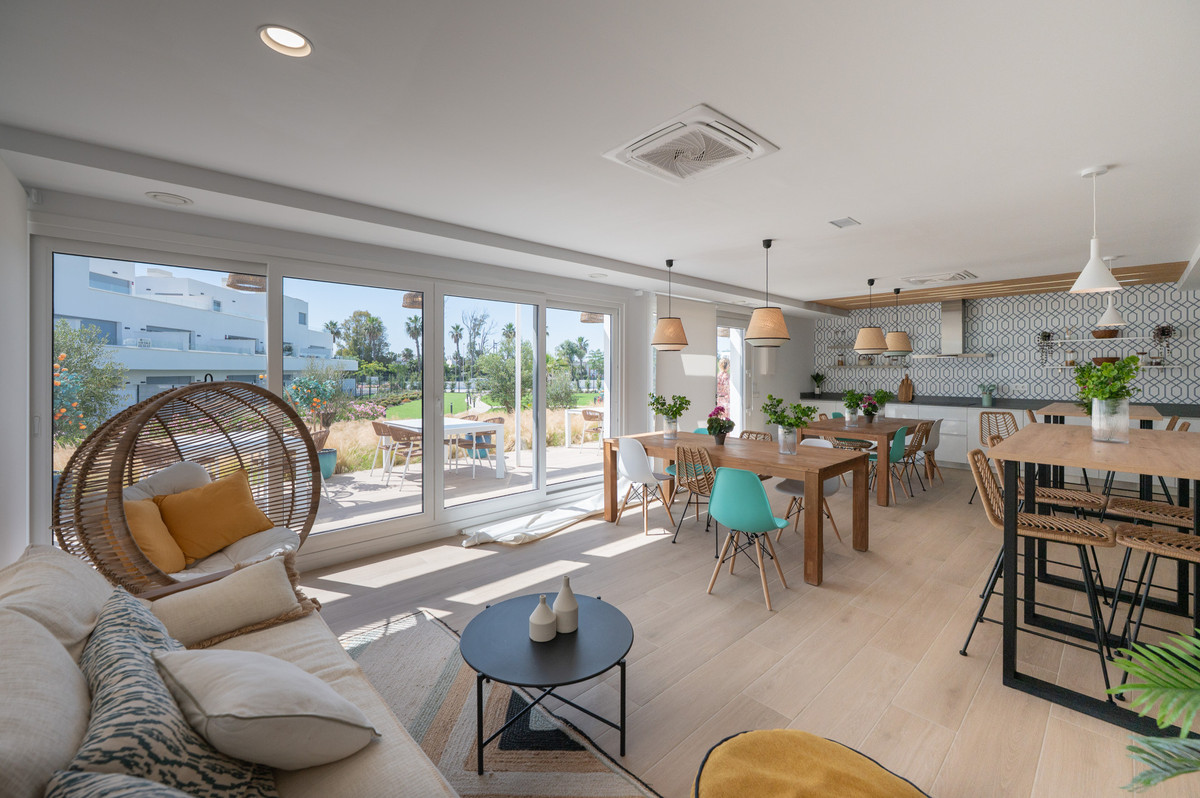 Se vende Apartamento Planta Baja de 2 dormitorios en Costa Del Sol, Málaga, España