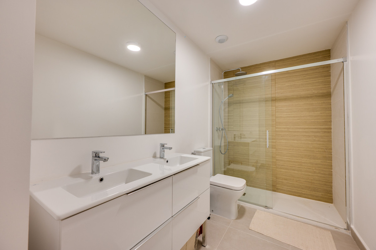 Se vende Apartamento Planta Baja de 2 dormitorios en Costa Del Sol, Málaga, España