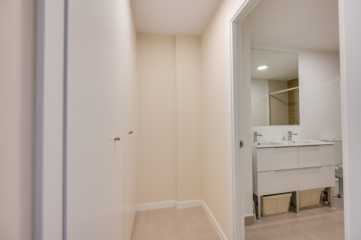 Se vende Apartamento Planta Baja de 2 dormitorios en Costa Del Sol, Málaga, España