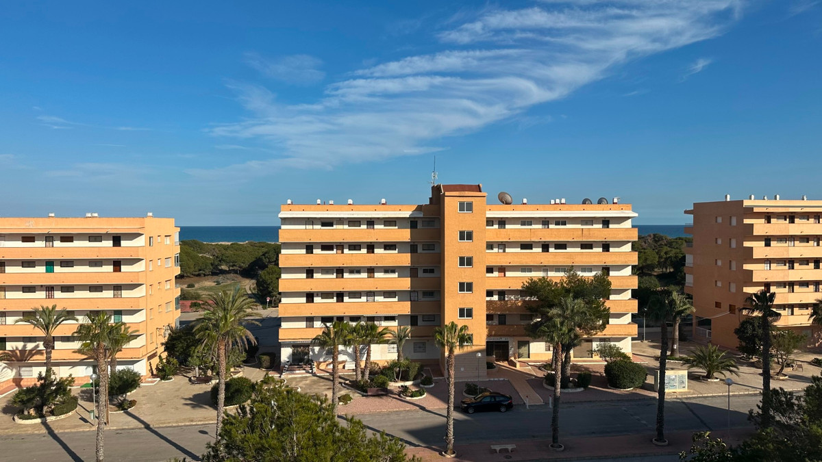 Se vende Apartamento Planta Media de 2 dormitorios en Costa Blanca, Alicante, España