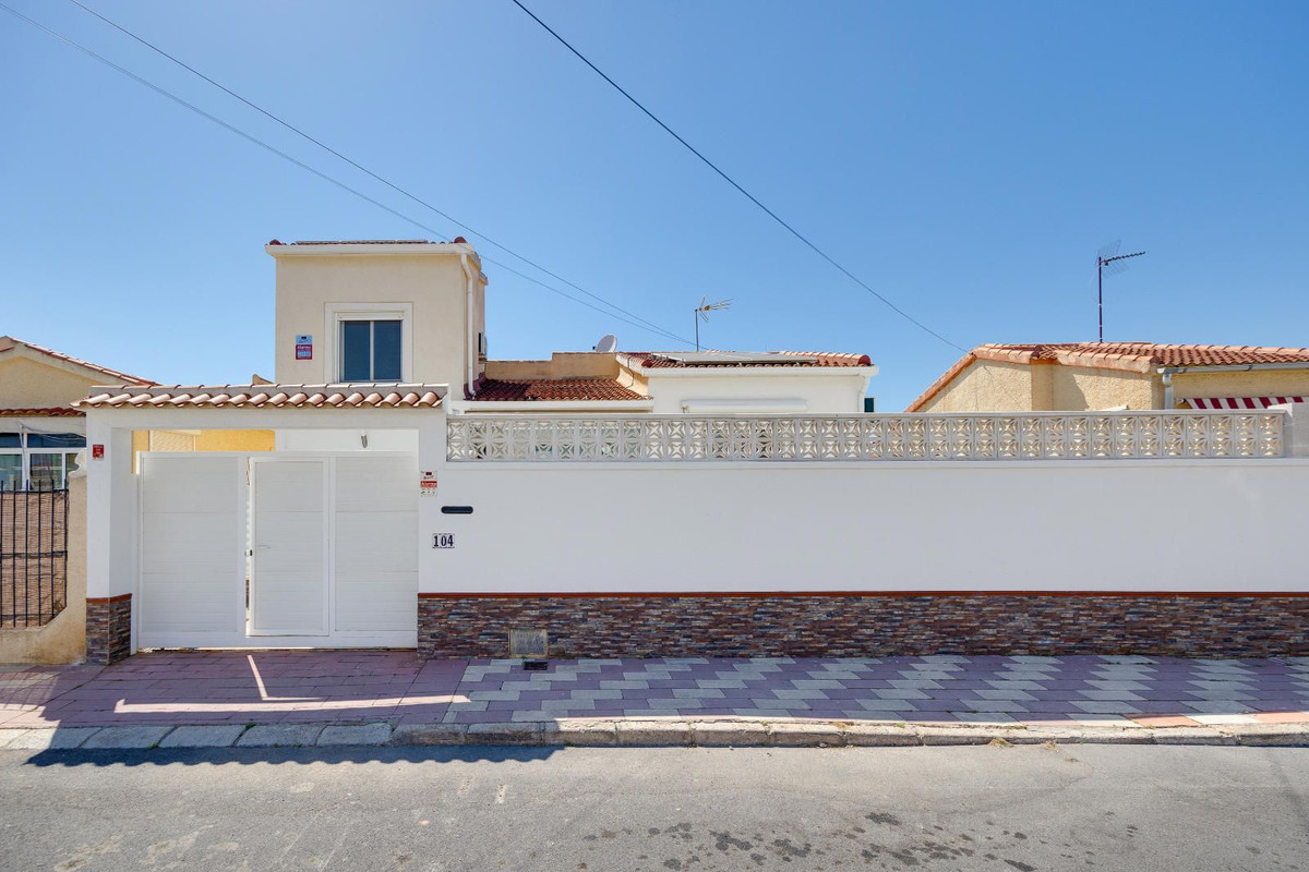 Se vende Villa - Chalet de 3 dormitorios en Costa Blanca, Alicante, España
