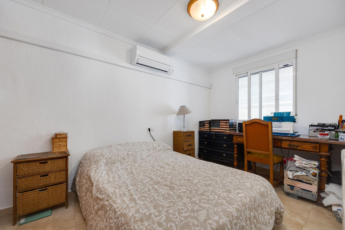 Se vende Villa - Chalet de 3 dormitorios en Costa Blanca, Alicante, España