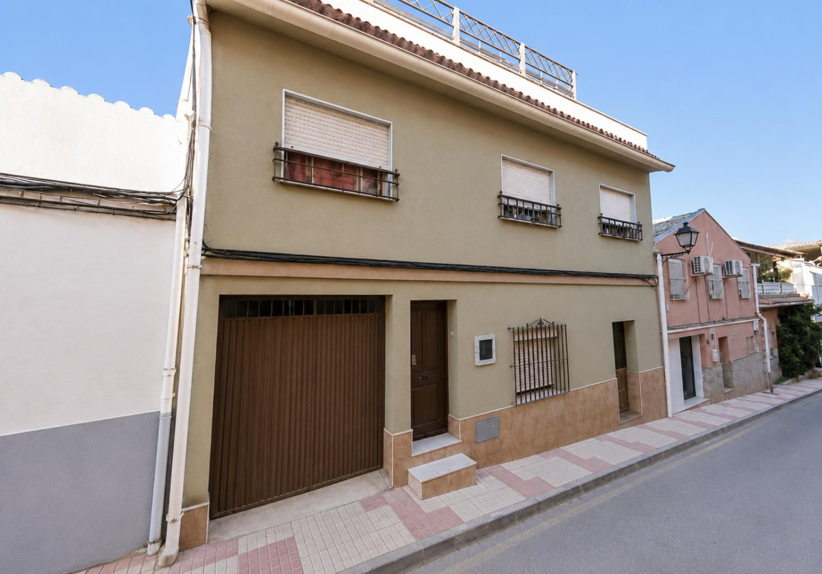 4 Bed Townhouse for sale in Los Prados Costa Del Sol, Málaga, Spain
