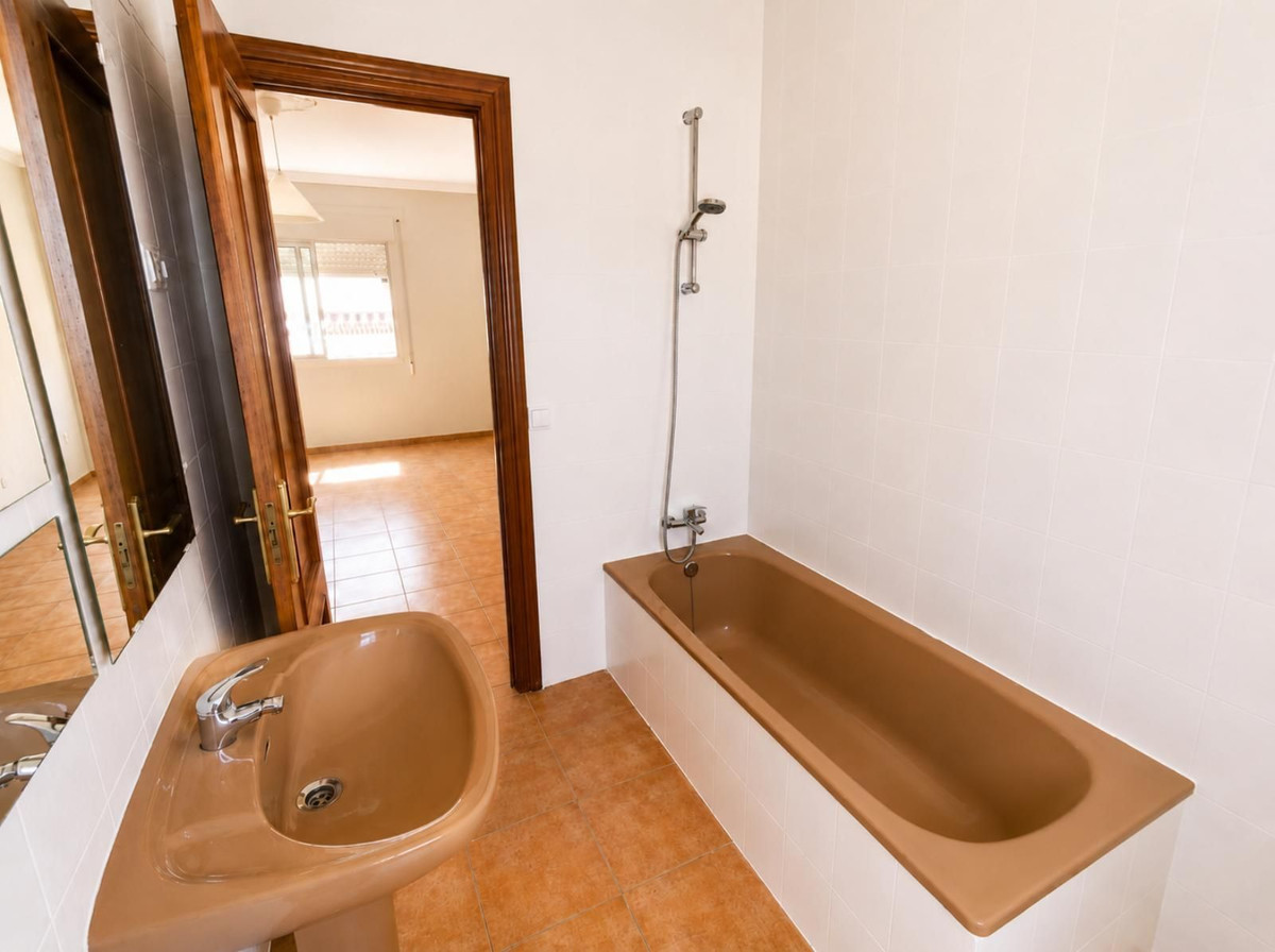 4 Bed Townhouse for sale in Los Prados Costa Del Sol, Málaga, Spain