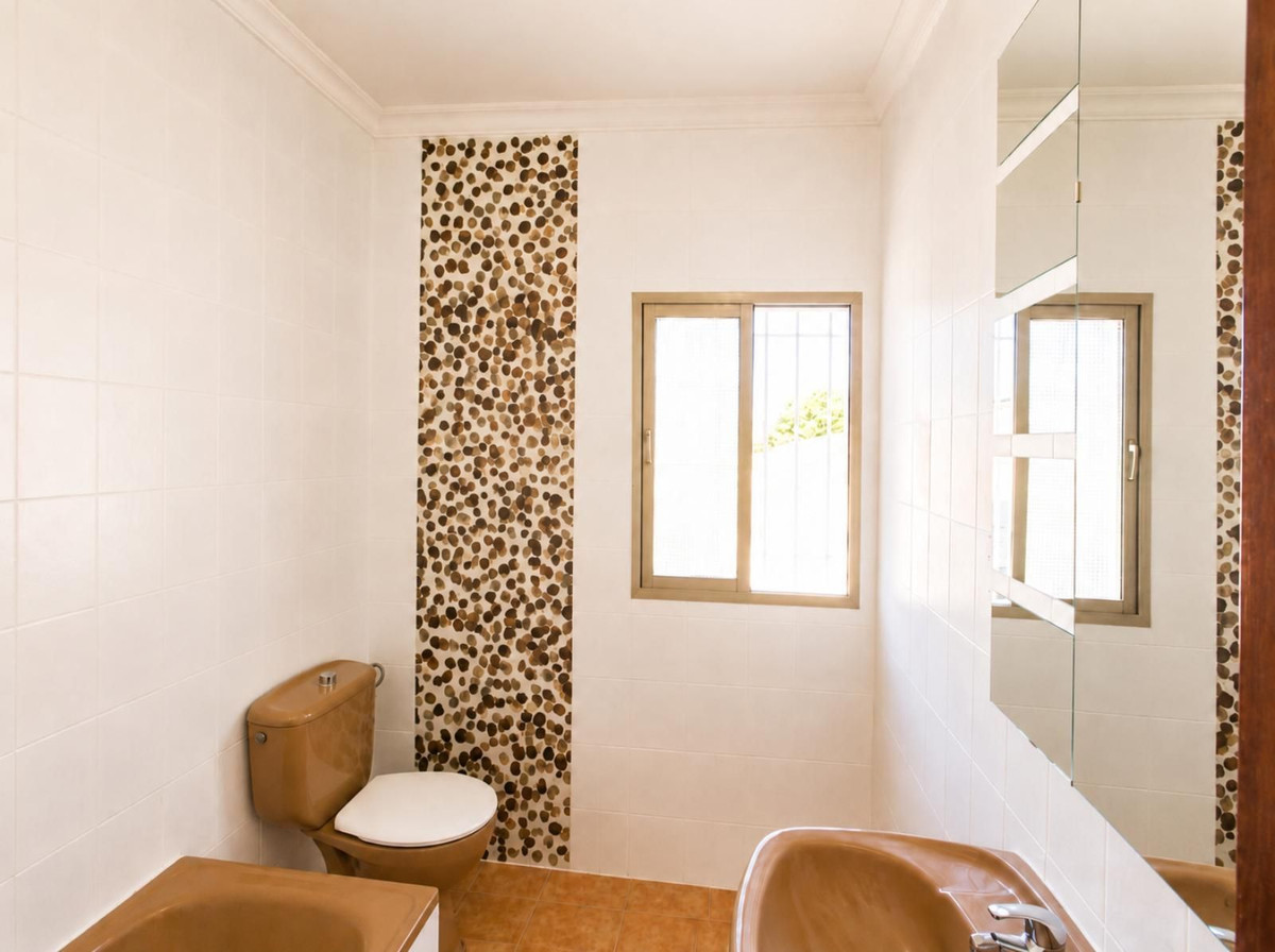 4 Bed Townhouse for sale in Los Prados Costa Del Sol, Málaga, Spain