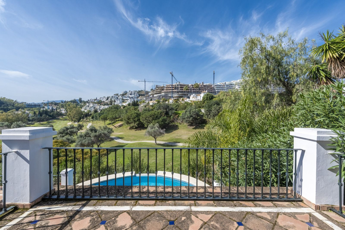 5 Bed Townhouse for sale in La Quinta Costa Del Sol, Málaga, Spain