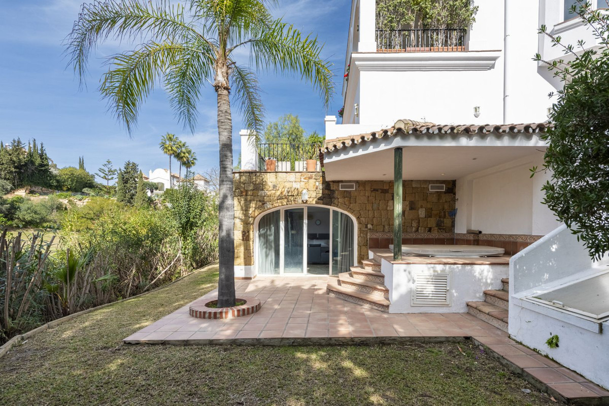 5 Bed Townhouse for sale in La Quinta Costa Del Sol, Málaga, Spain