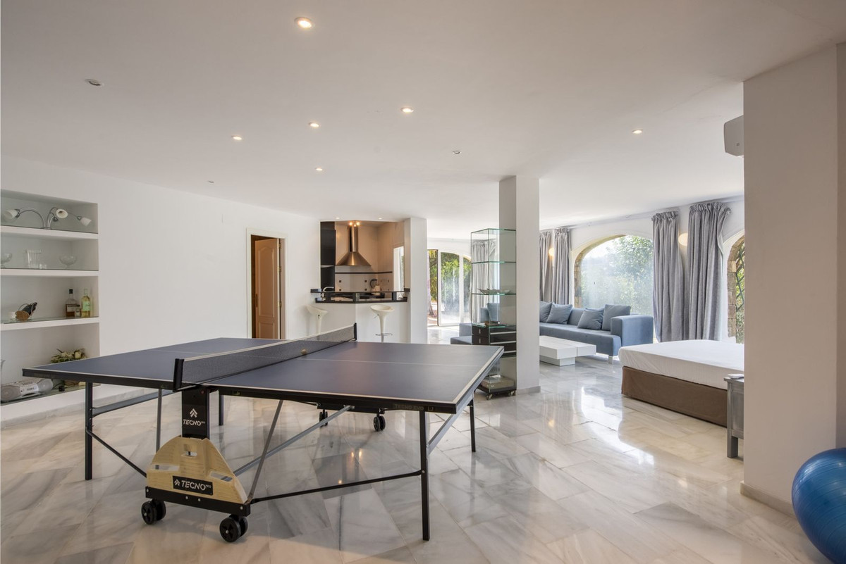 5 Bed Townhouse for sale in La Quinta Costa Del Sol, Málaga, Spain