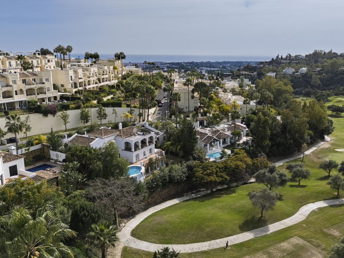 5 Bed Townhouse for sale in La Quinta Costa Del Sol, Málaga, Spain